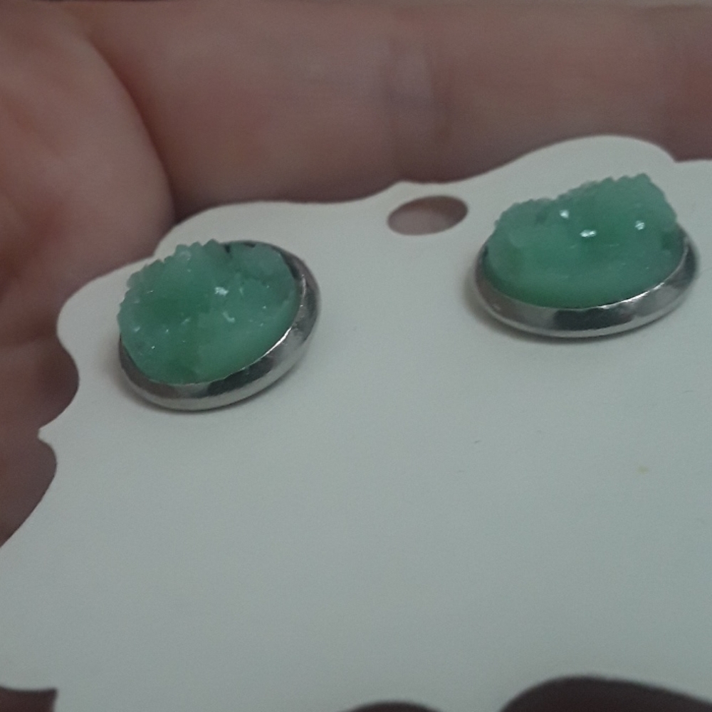 stud earrings - Picture 2 of 2